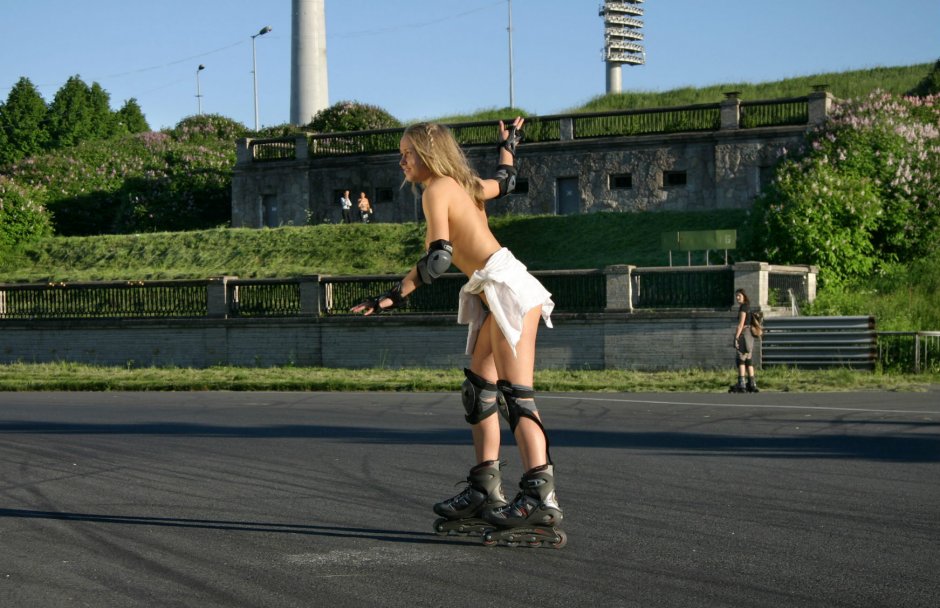 Nude Skater Girl Porn Photo