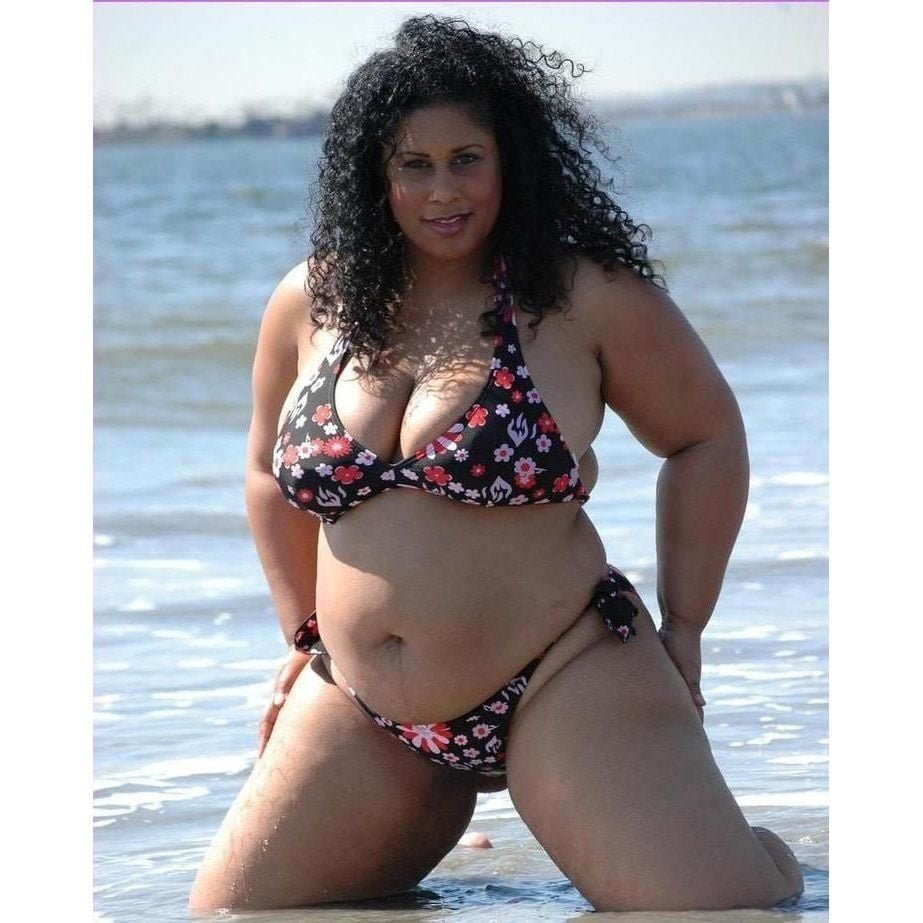 Naked Madagascar women