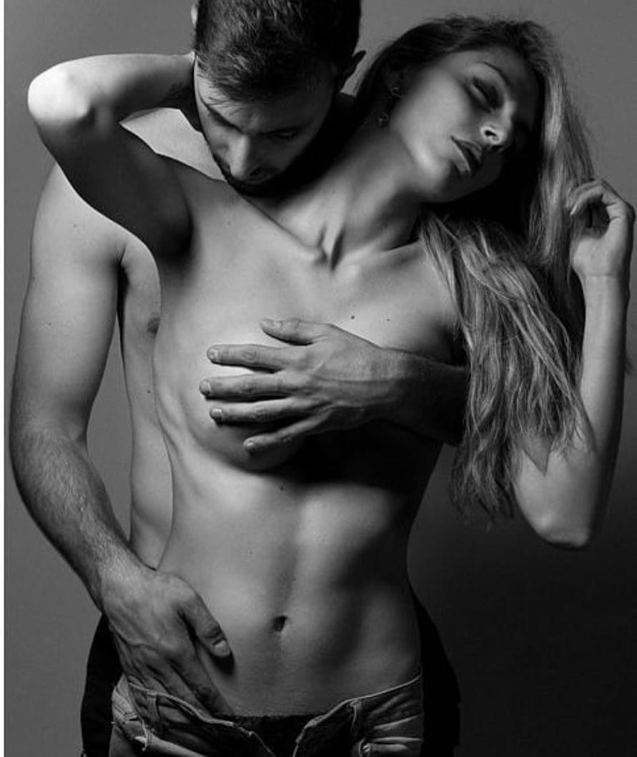 Photo shoot in the studio nude lesbian