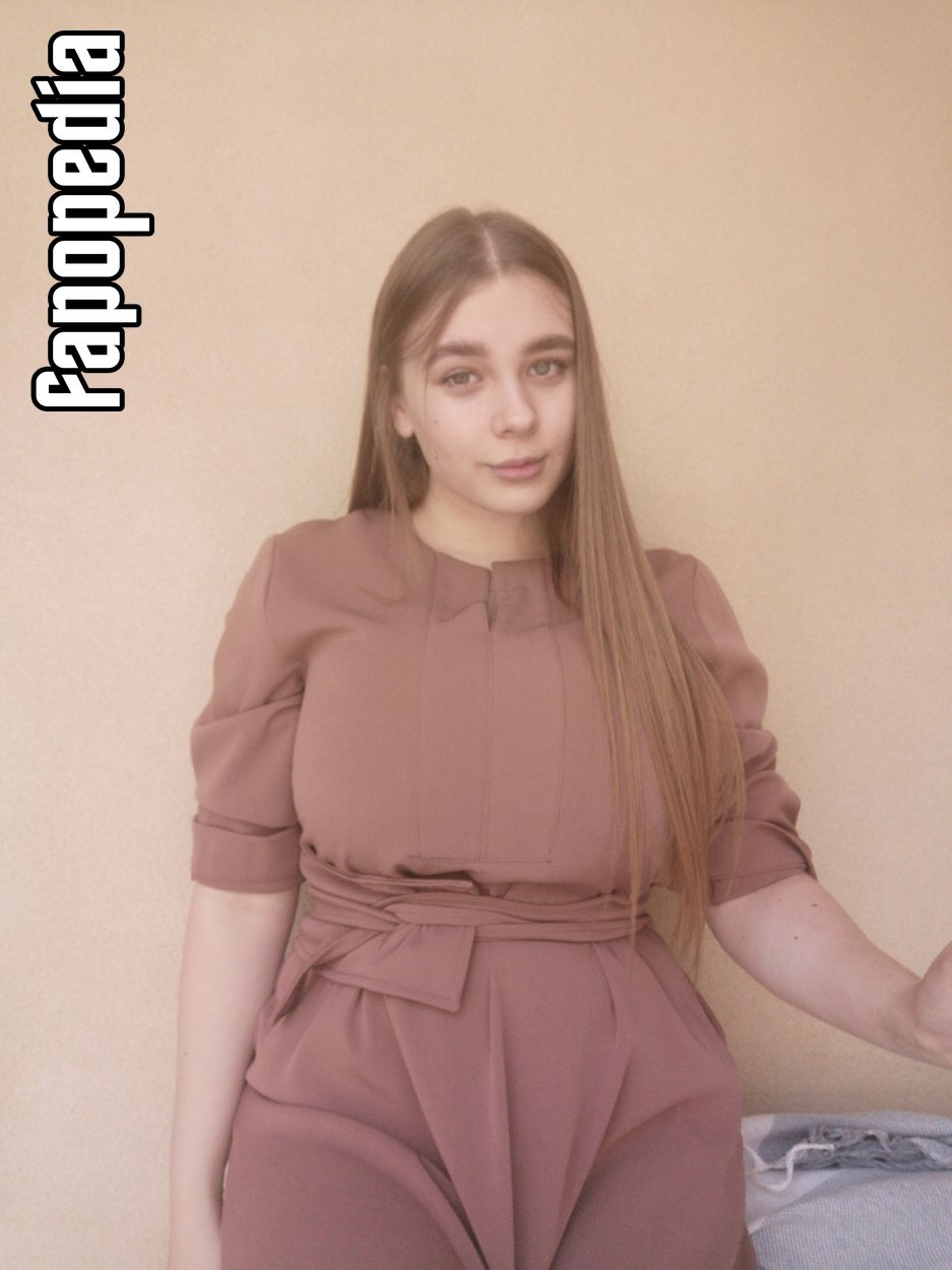 Lucy Laistner - born in 2001 (21 years)