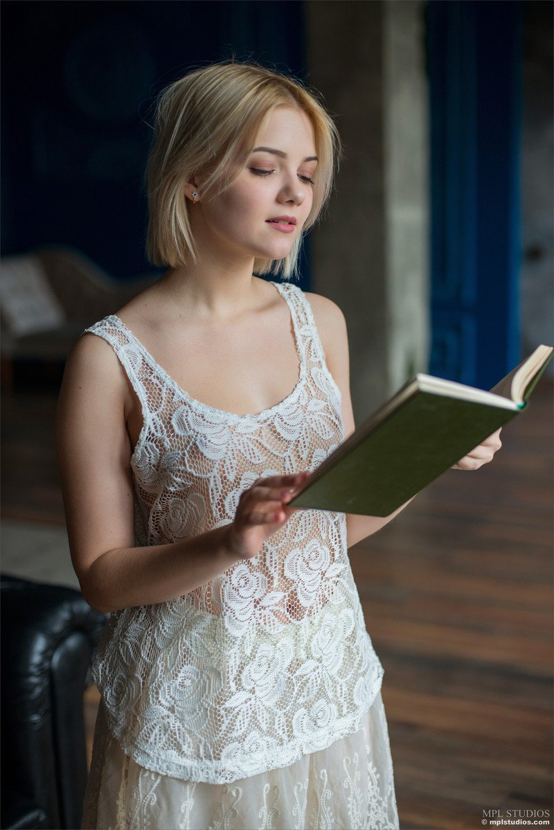 Victoria Minina Model