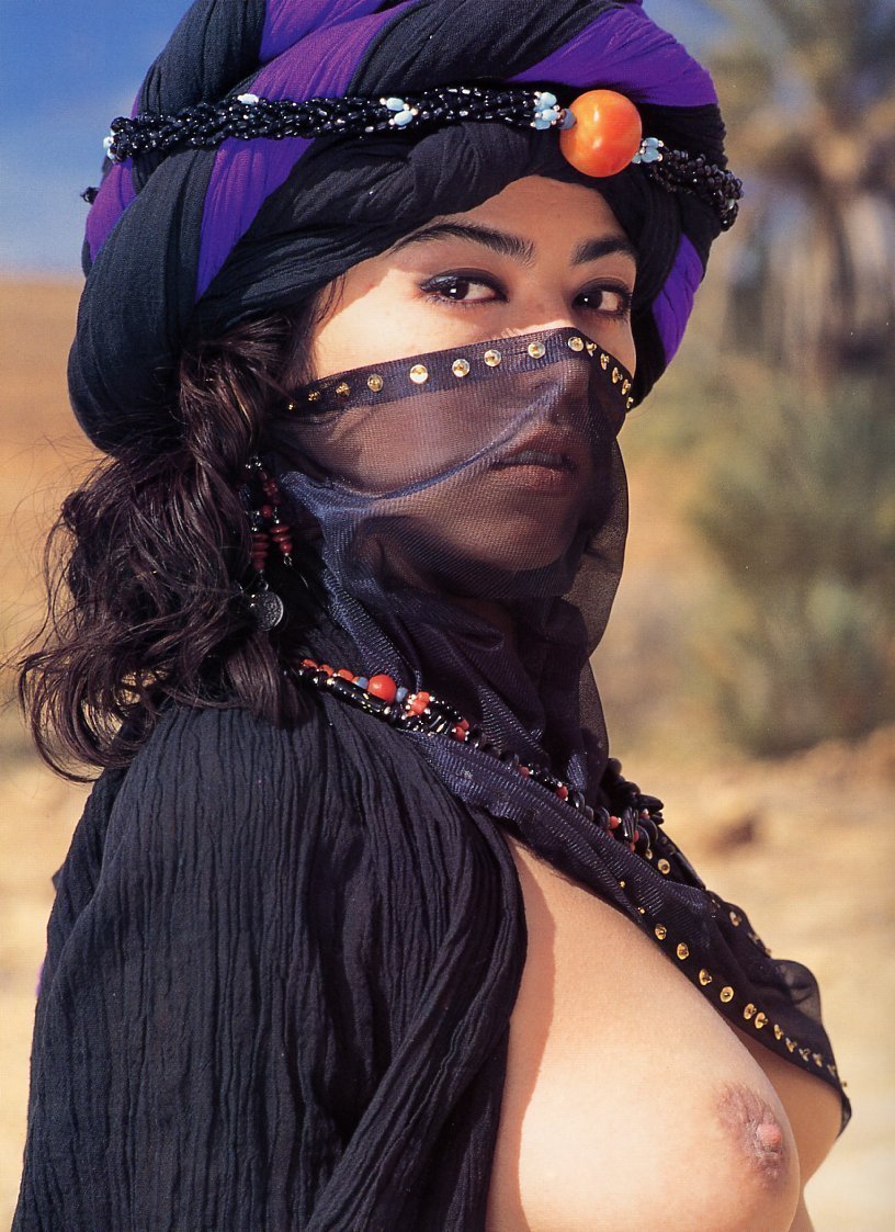 Beautiful naked Arab women