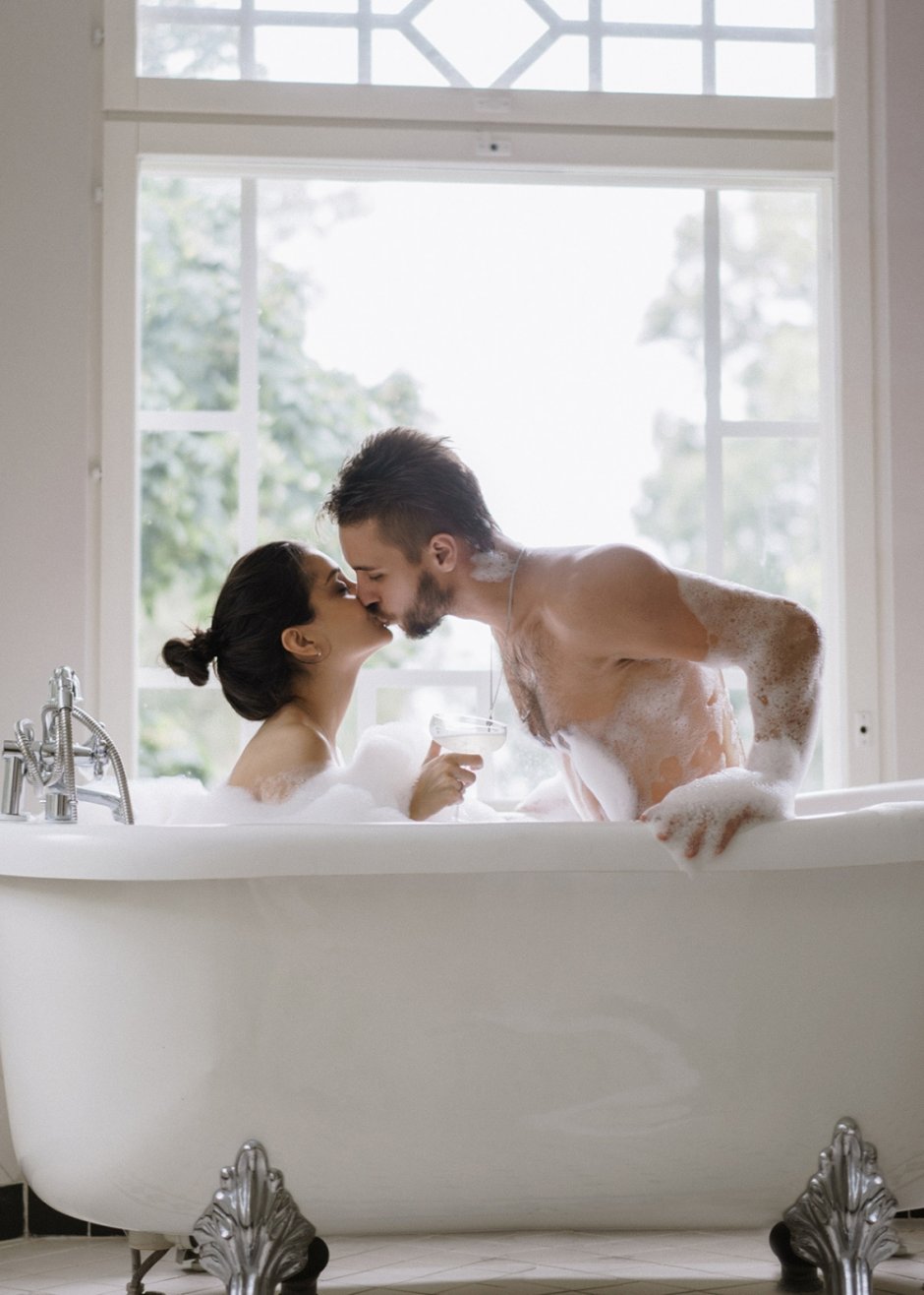 Man and woman in the bath