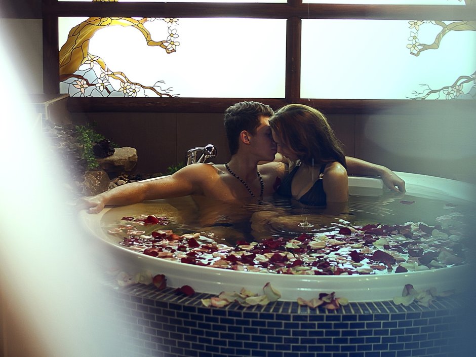 Love in a jacuzzi