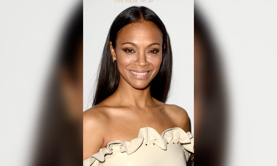Zoe Saldana hot legs