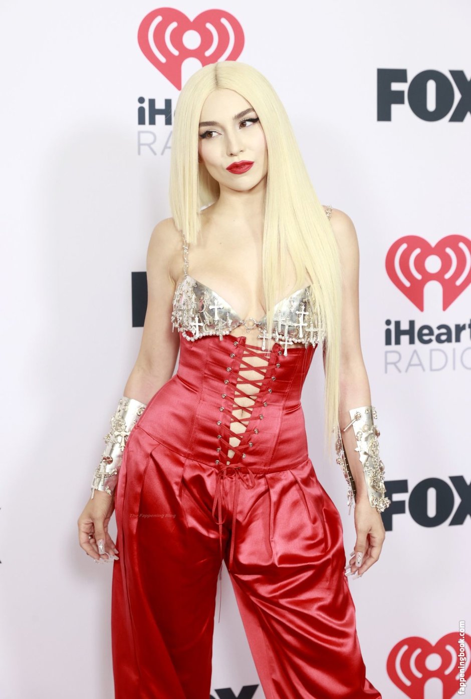 Ava Max without makeup
