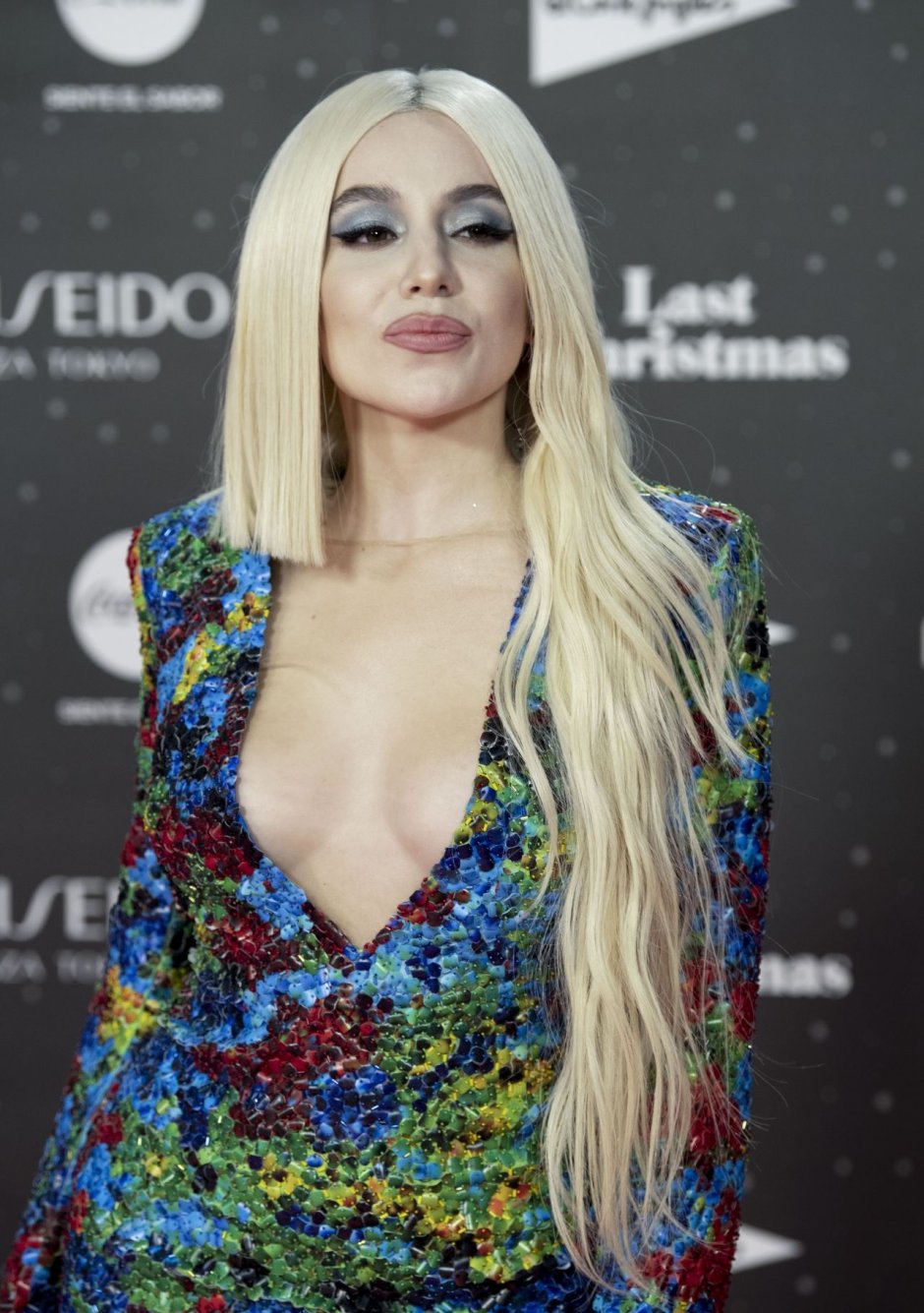Ava Max Flowers