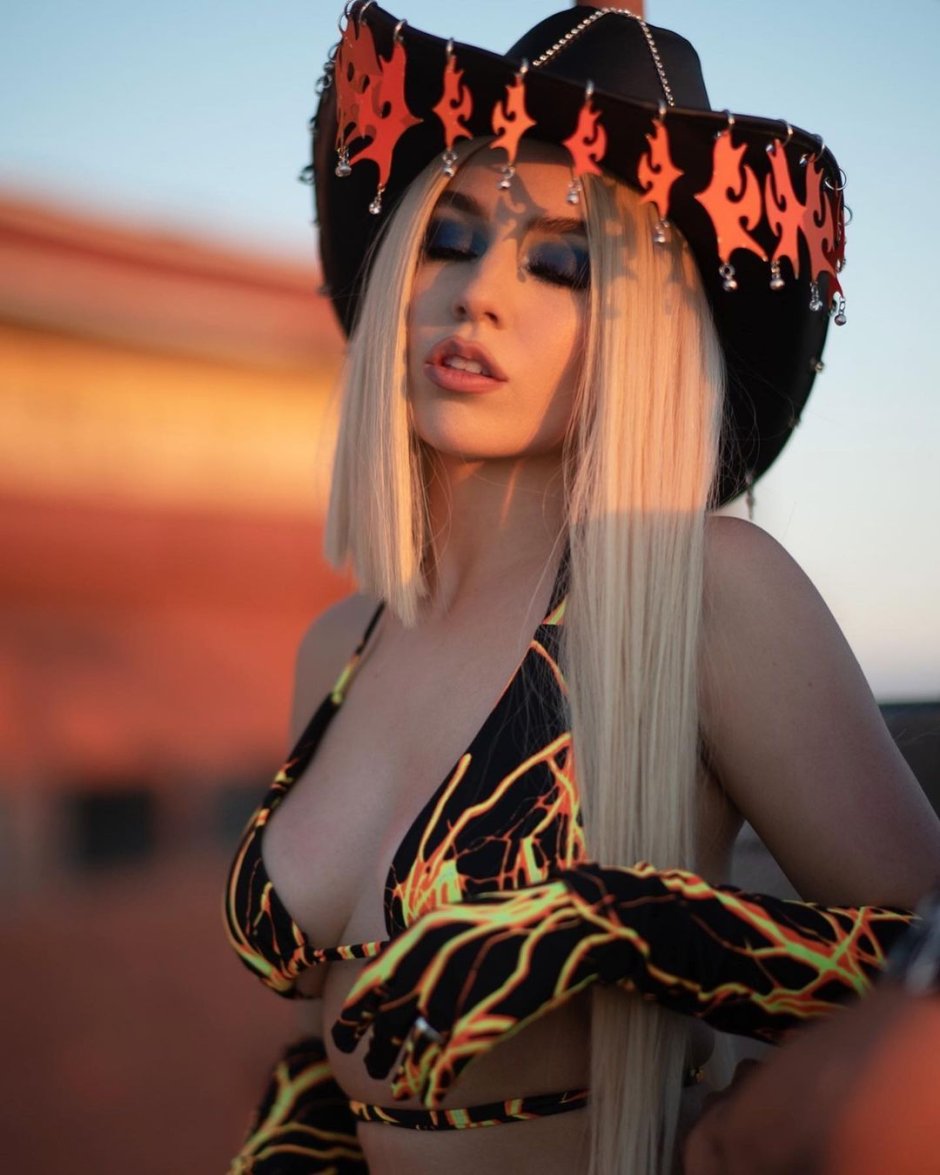 Ava Max is hot