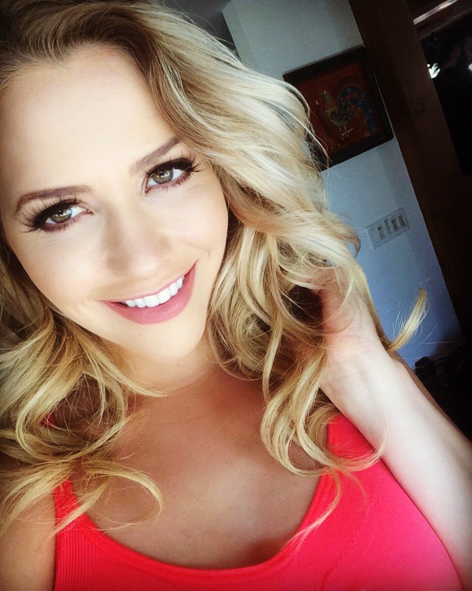 Mia Malkova 2012