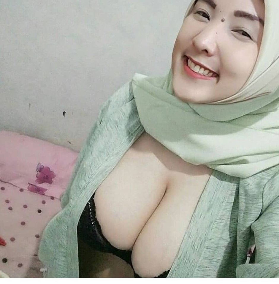 Muslims with big tits selfie