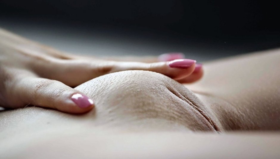 Beautiful convex pubis