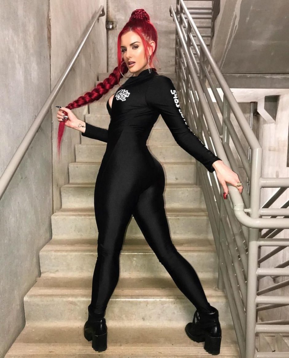 Justine Valentine Sexy