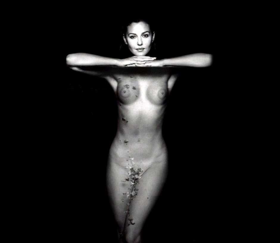 Monica Bellucci Naked 1991