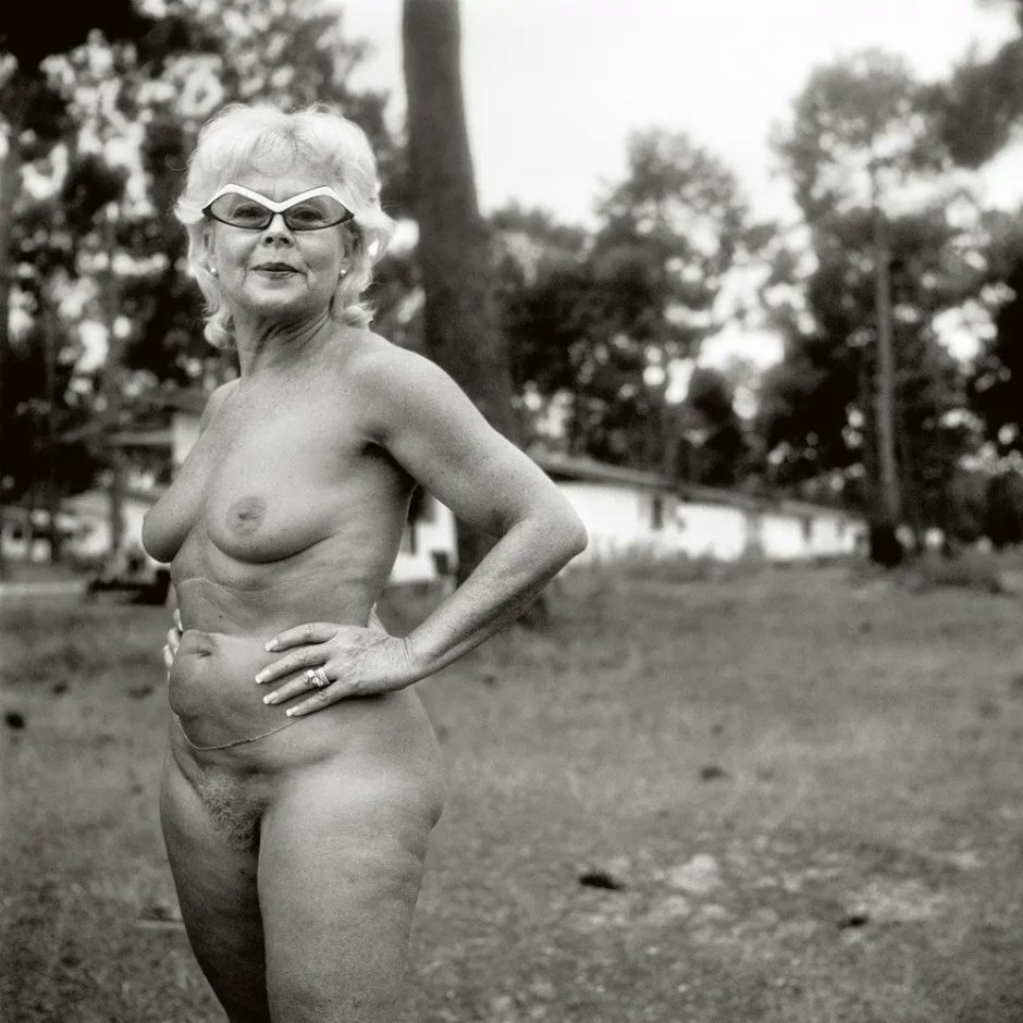 Elderly pairs without panties