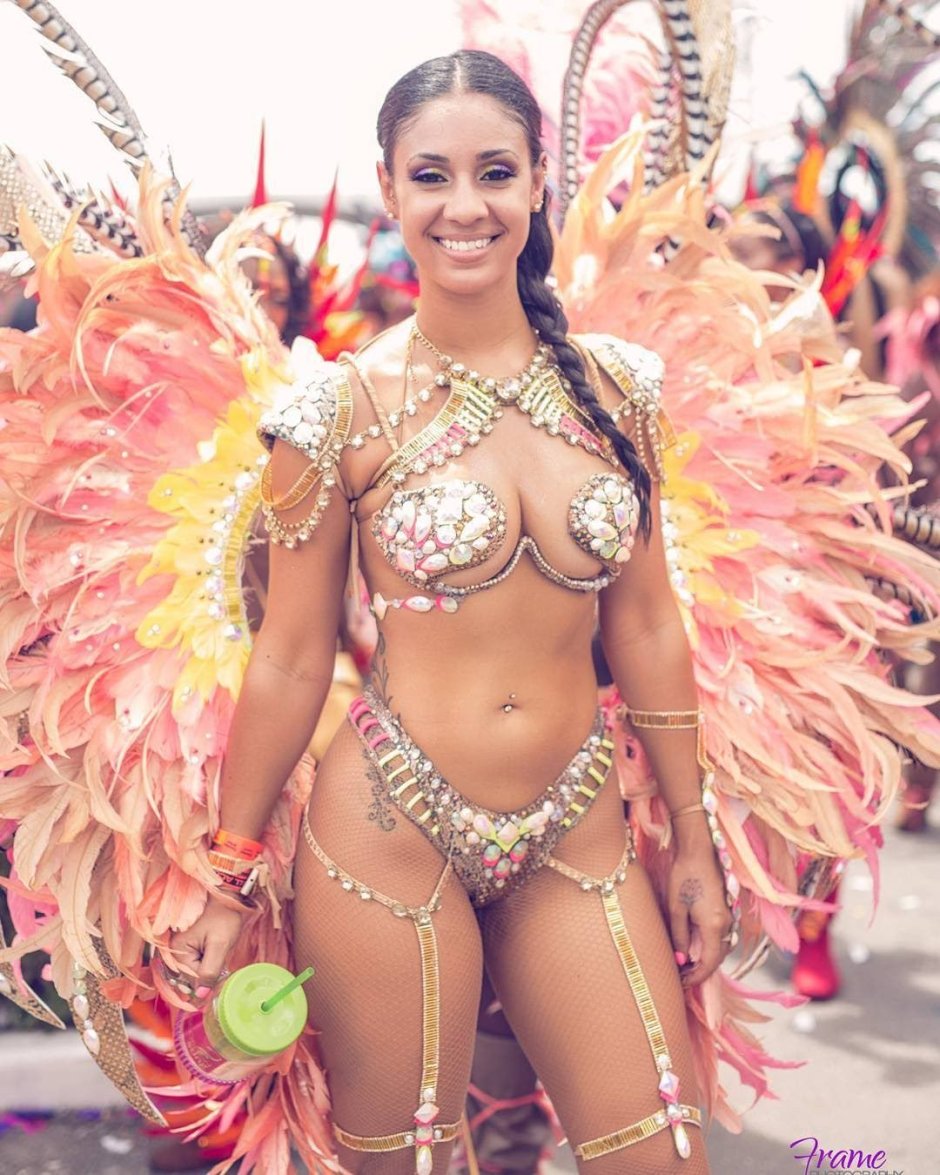 Andrea Martins Carnival in Rio