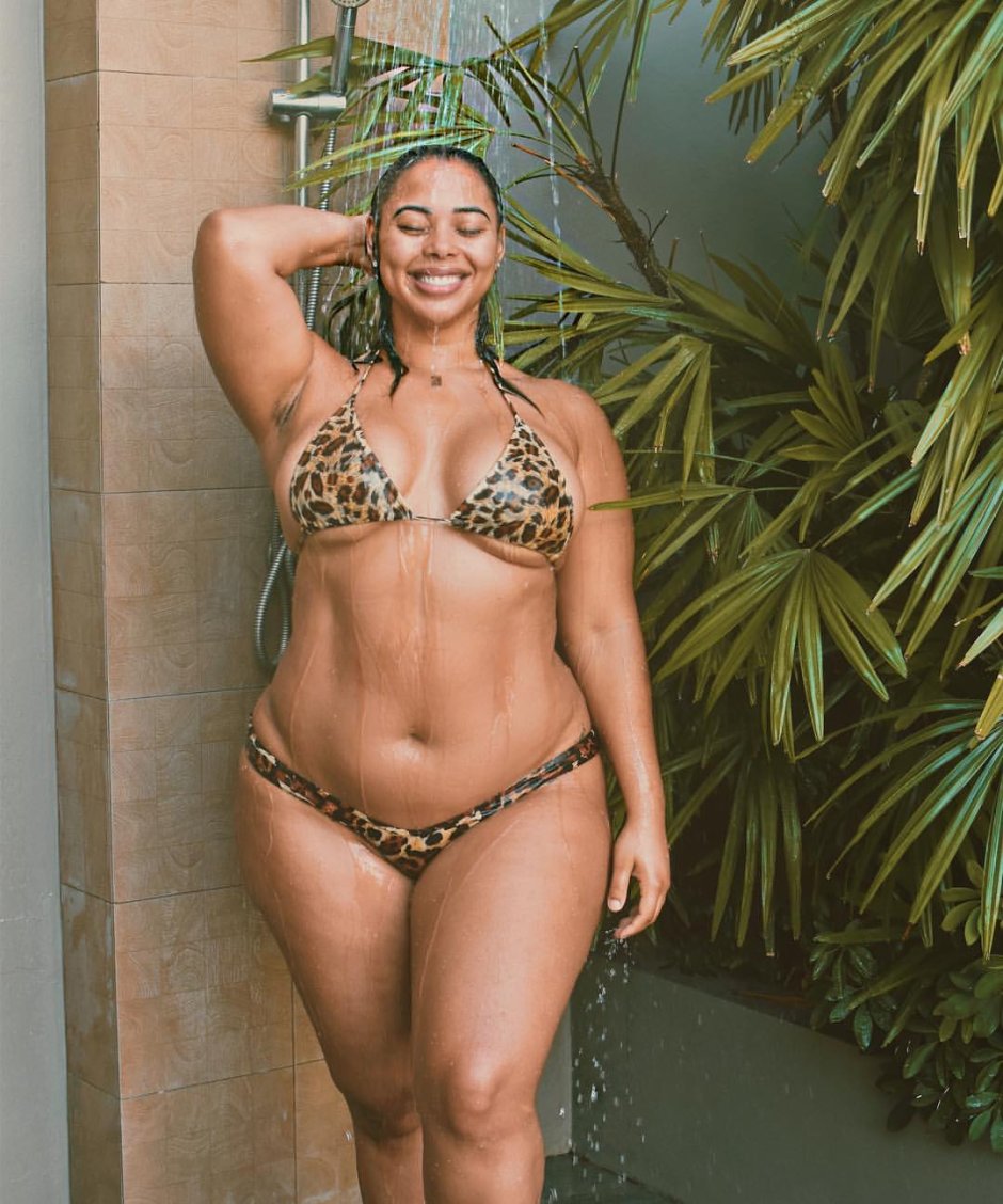Mature BBW in an amateur bikini