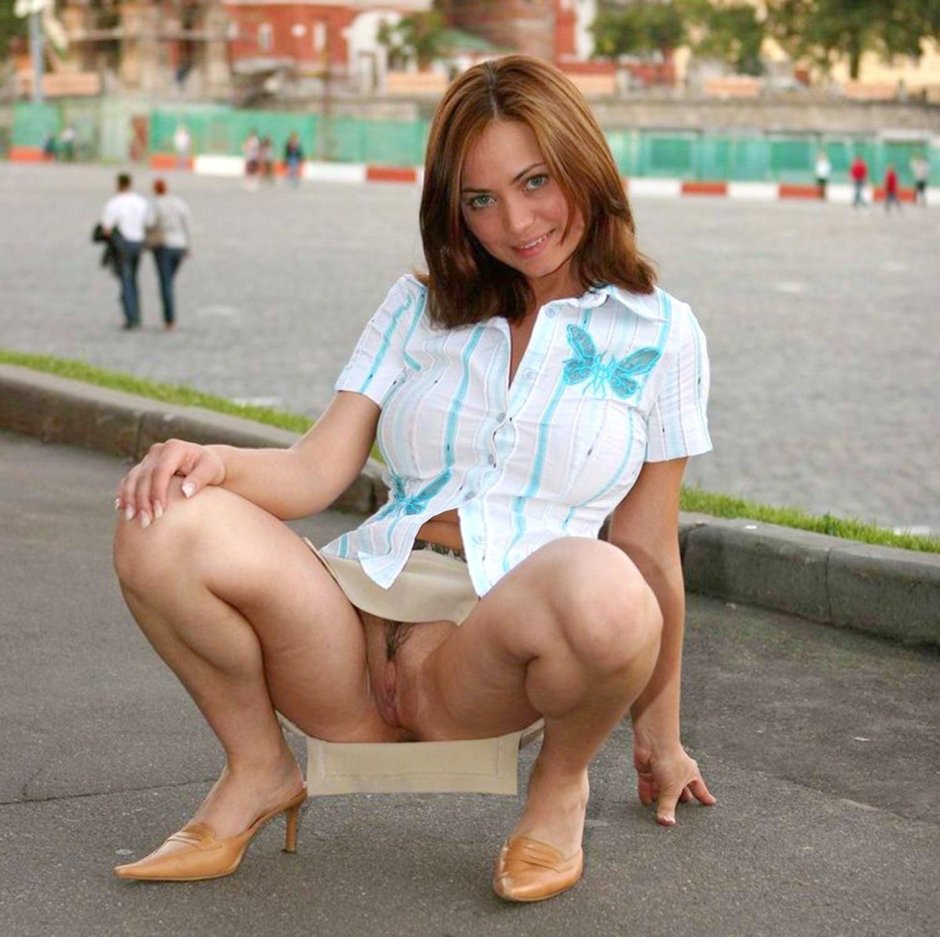 Without panties in stockings in the car