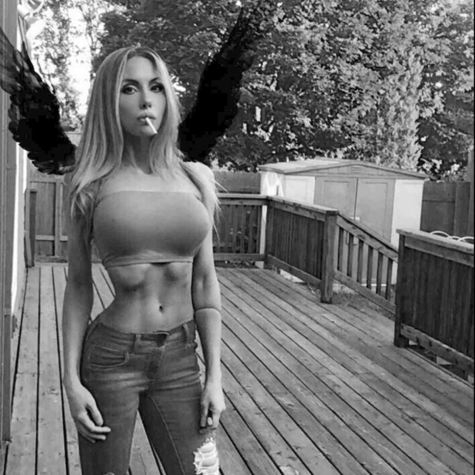 Chloe Lattangsi Instagram