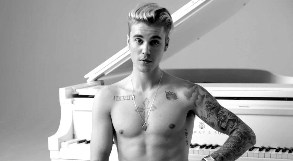 Justin Bieber with a naked torso