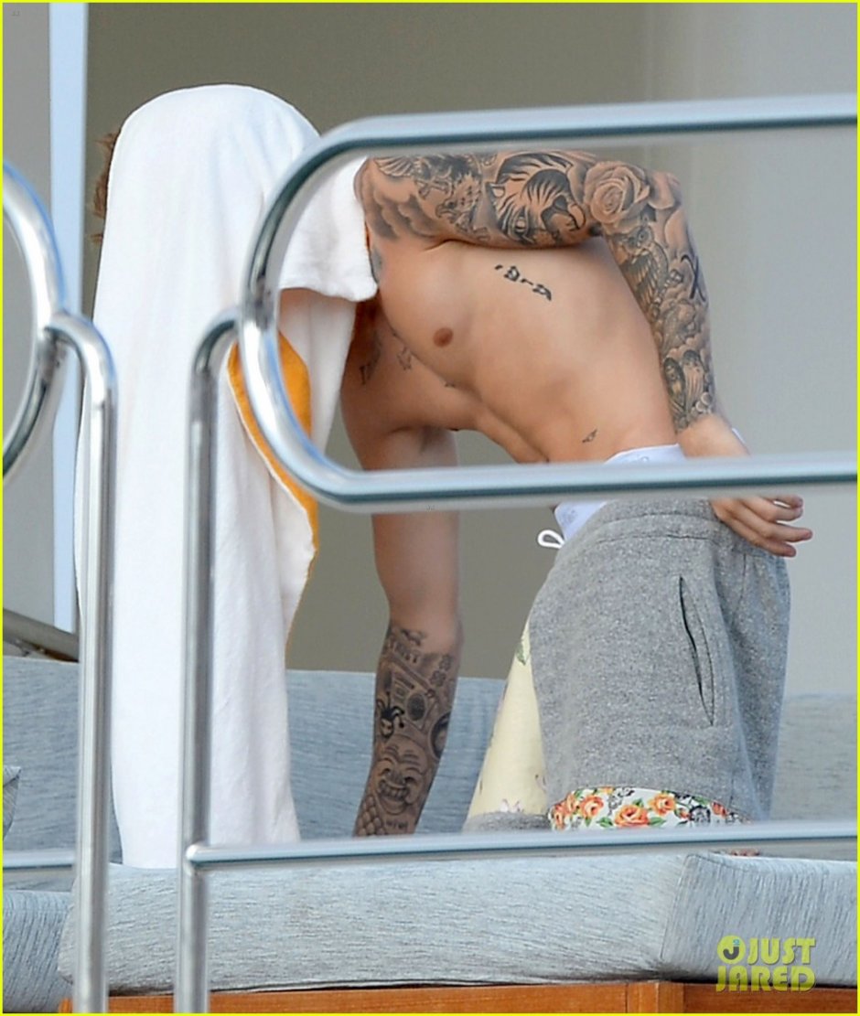 Justin Bieber undressed