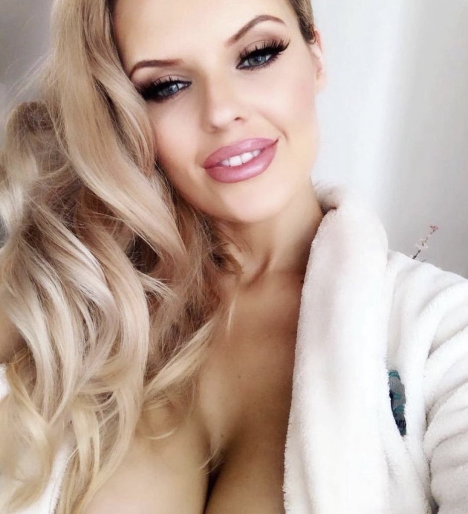 Kalinka Fox Cosplay Fiona