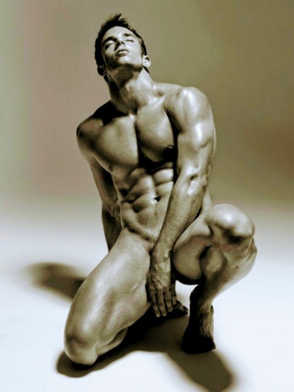 Beautiful pumped naked men