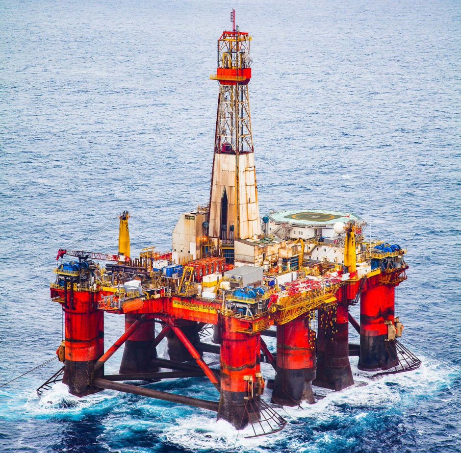 Drill on the bottom of the ocean