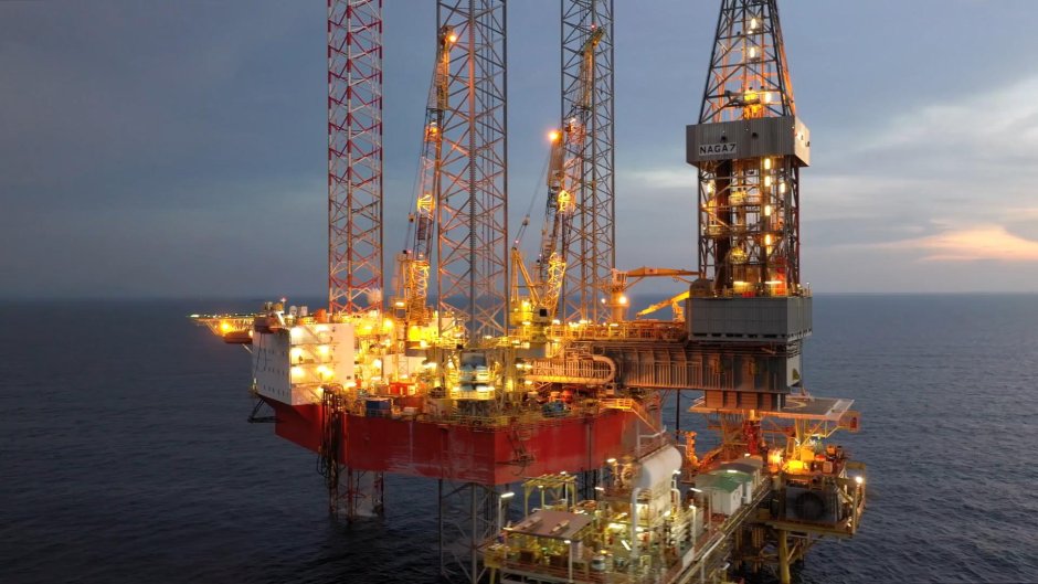Drilling platform - jack up