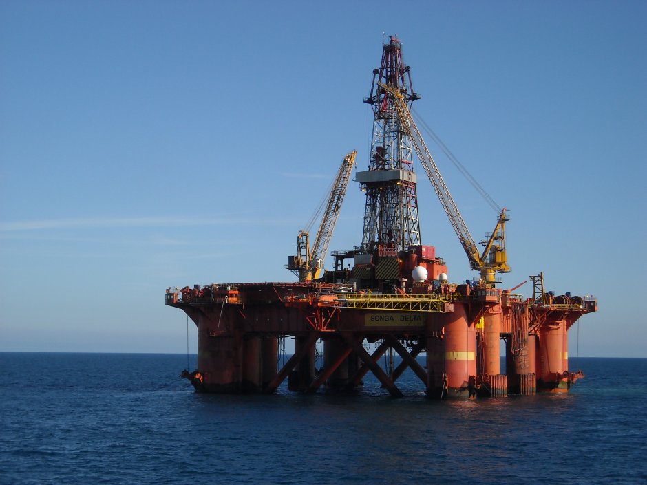 Drill tower on the water jack up