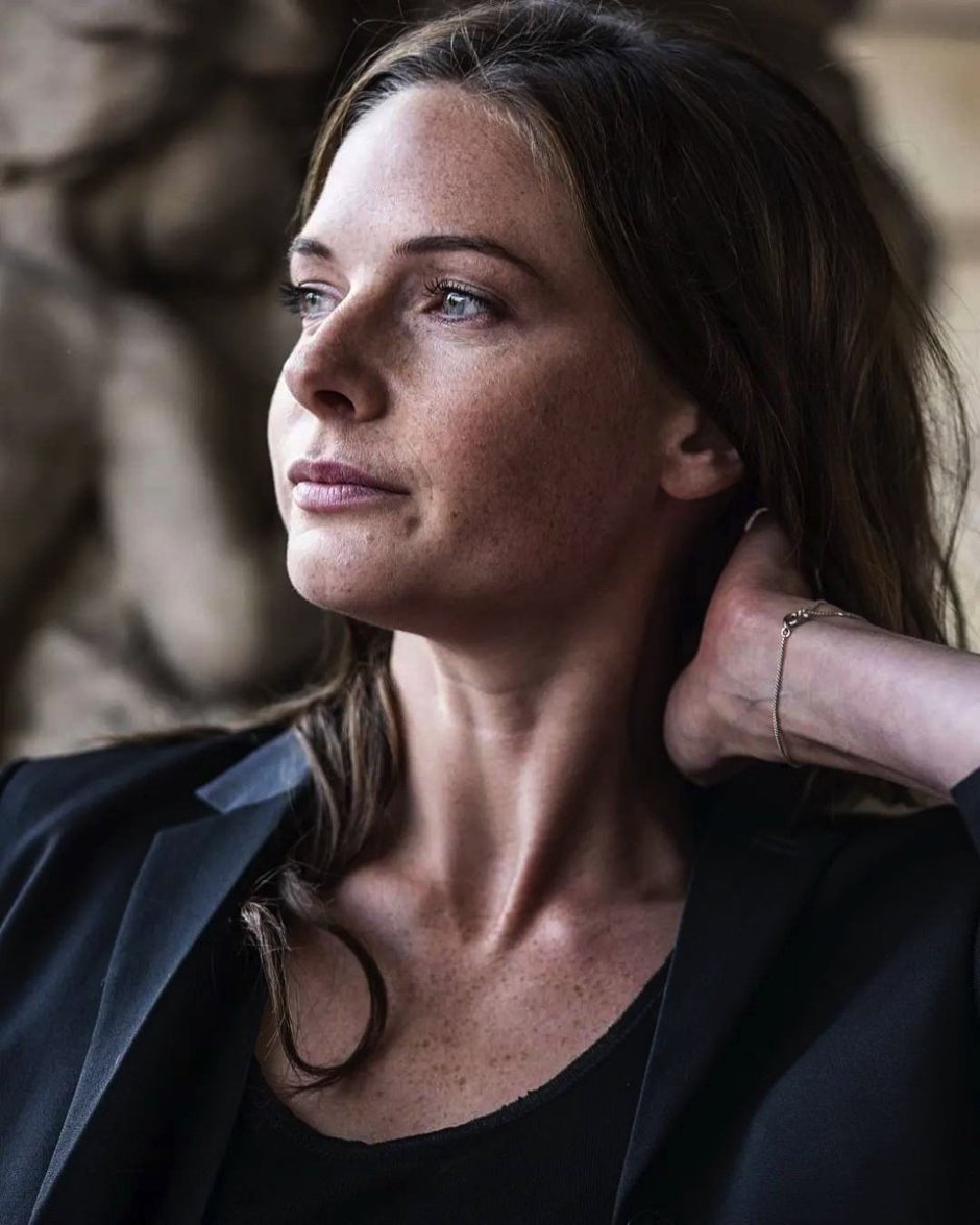 Rebecca Ferguson Elegant