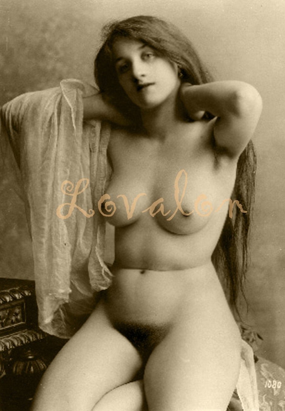 Young girl hippie nude