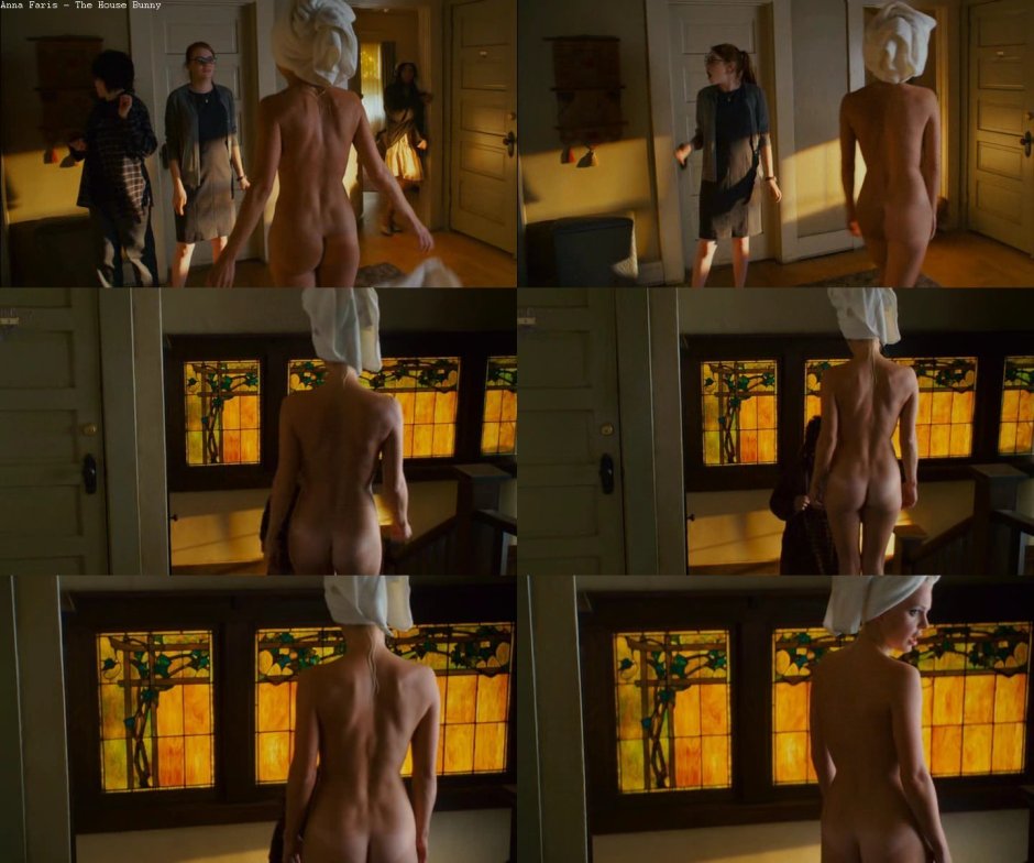 Anna Faris naked in the film