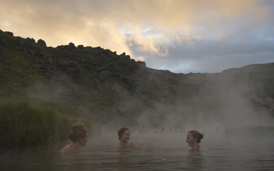 Thermal sources of Iceland
