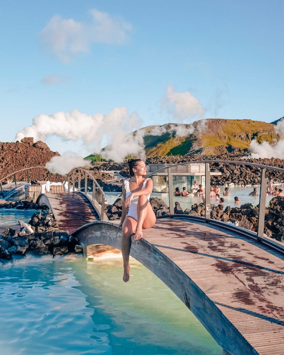 Blue Laguna Iceland Toples Girls