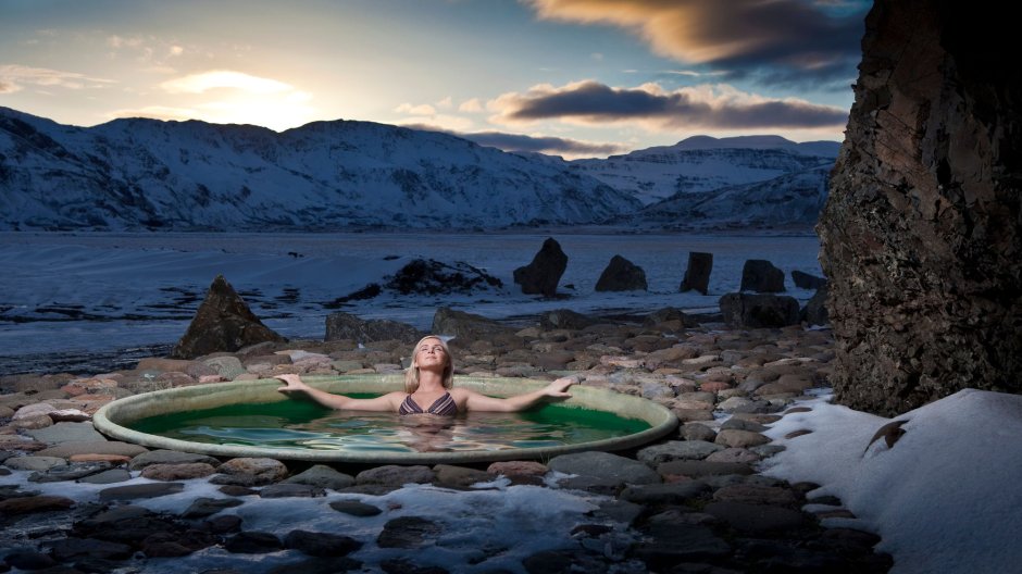 Hot bath in Iceland on the street