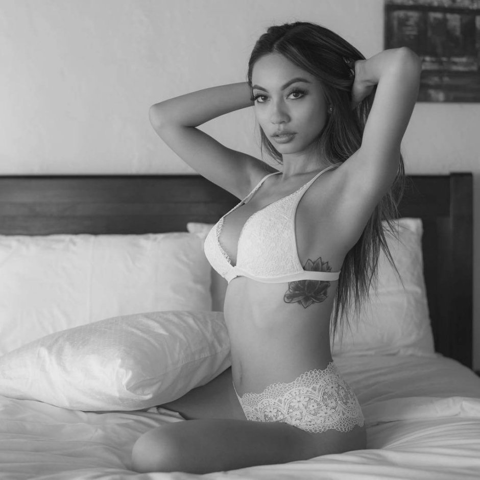 Brunette on vacation Private