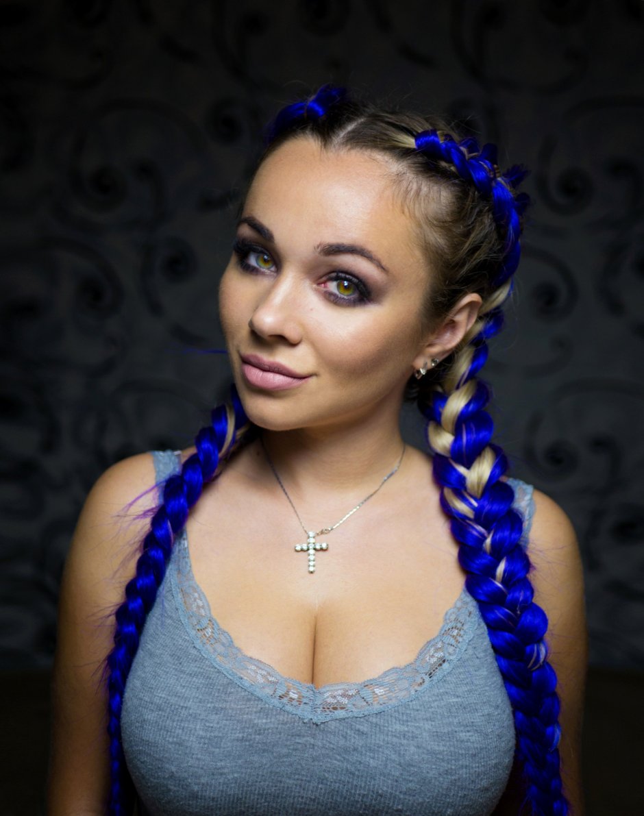 Annette Kostenko breasts