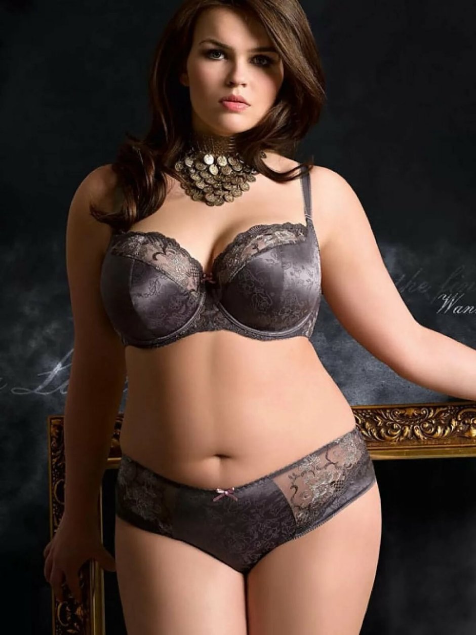 Model King Sayz Ashley Graham