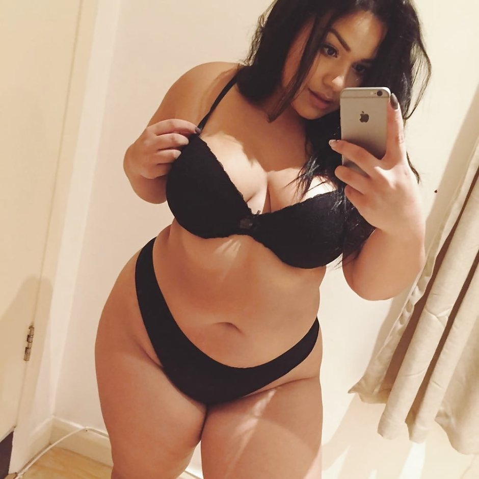 Selfies are full of women
