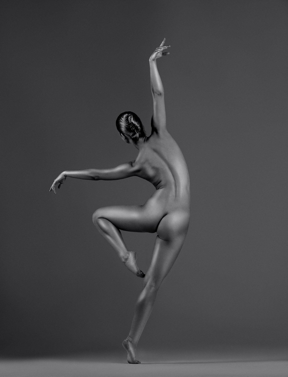 Famous naked ballerinas