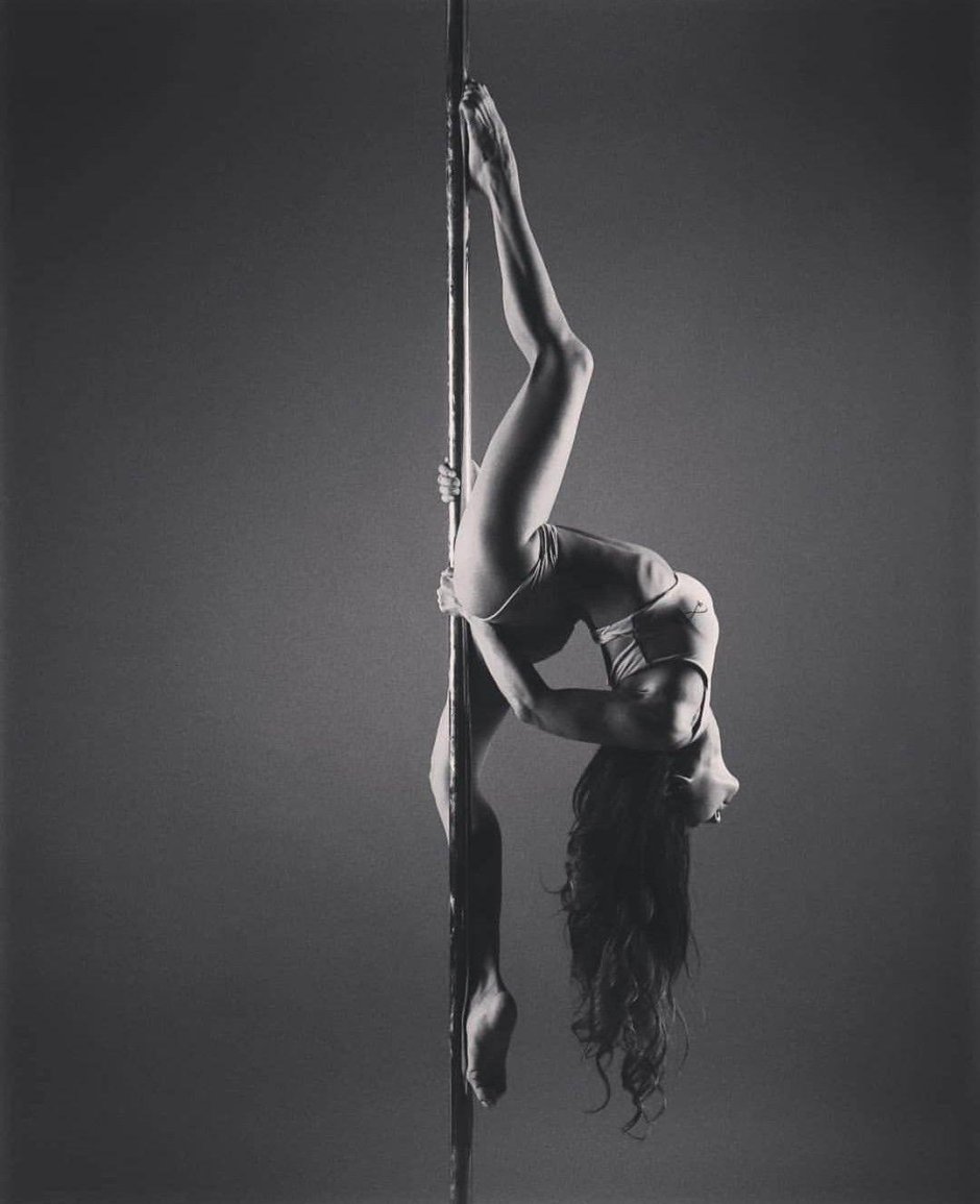 Girls dance naked on a pole