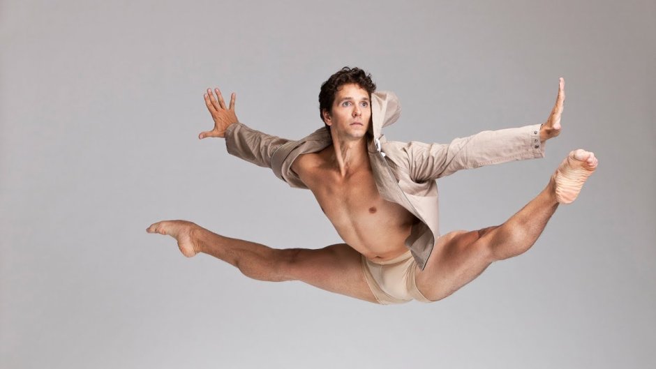 Beautiful naked dancers