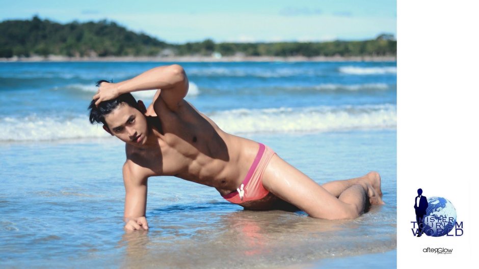 NILS Visser Model Naked