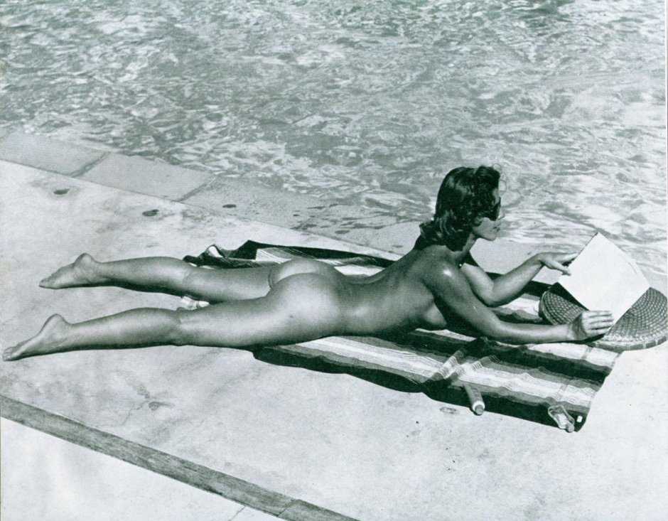 Naked women retro nudist