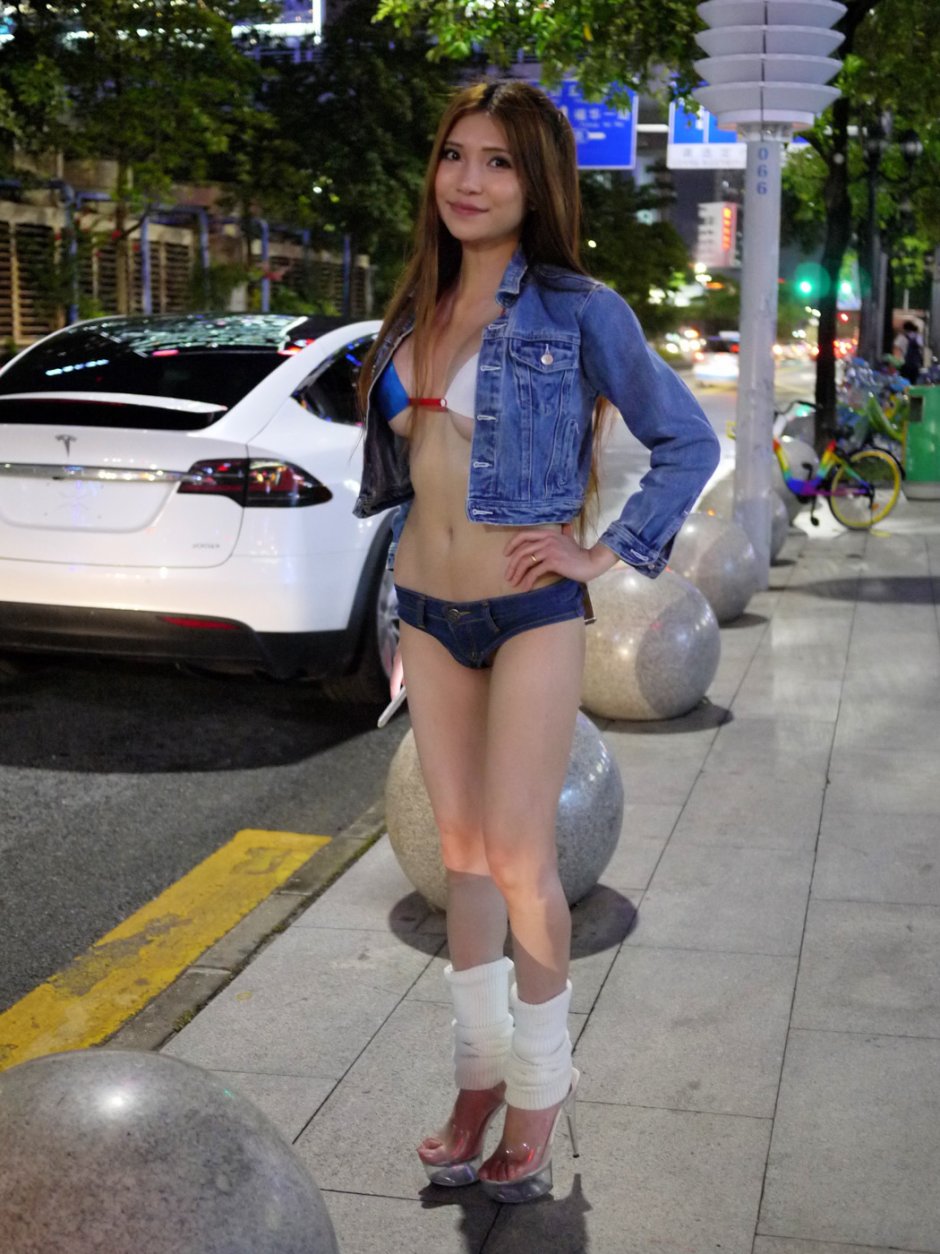 Naomi 'Sexycyborg' wu 18