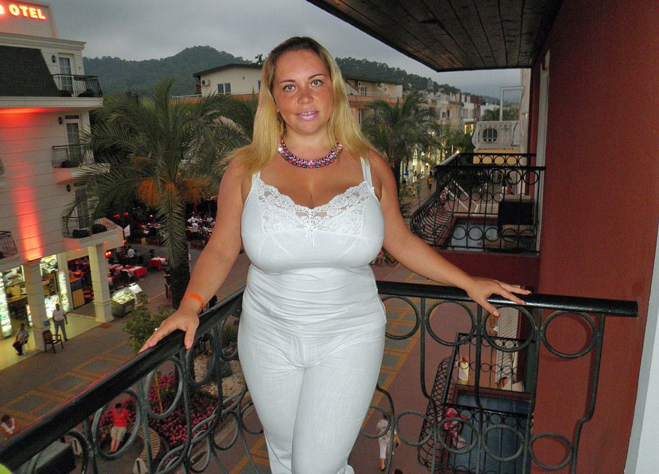 Christina Travelinghoppy