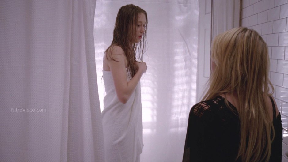 Taissa Farmiga Sklinkaps