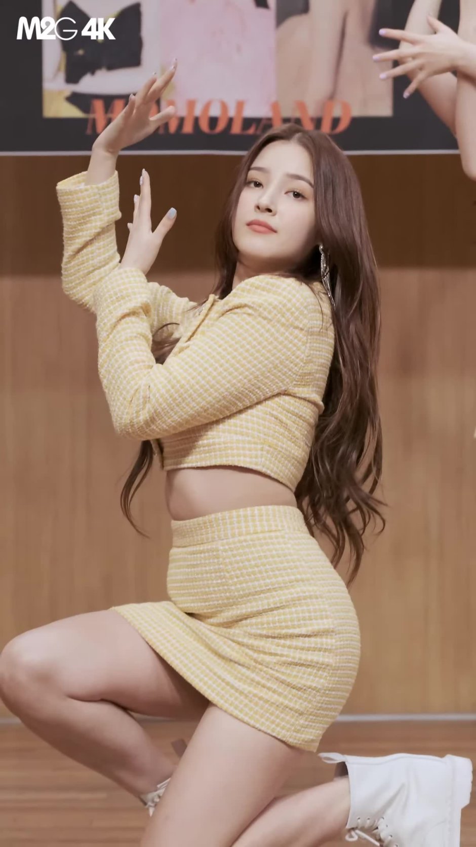Jerk on Nancy Momoland