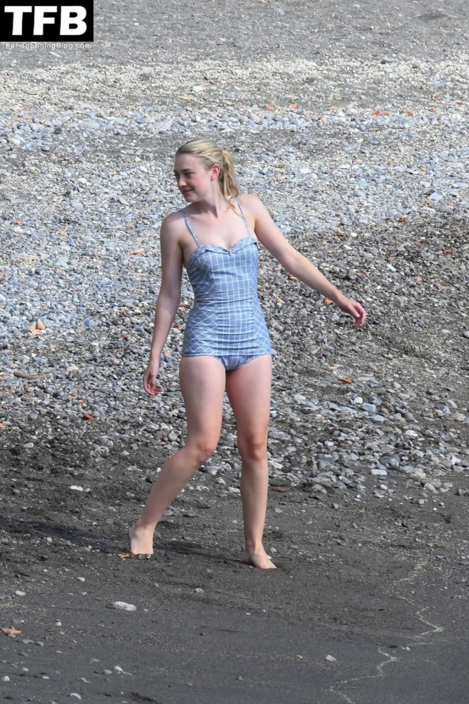 Dakota Fanning stolen