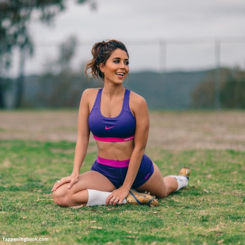 Tianna Gregory 18